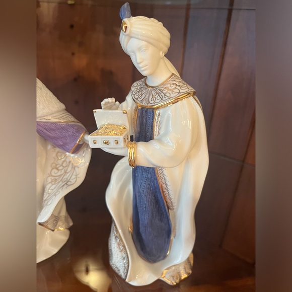 Lenox China First Blessing Nativity 15 Pieces - Picture 11 of 15